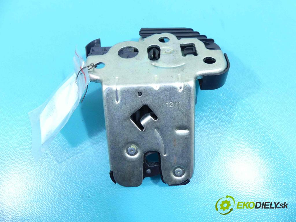 Audi A5 8T 2007-2016 3.0 V6 TDI 239KM automatic 176 kW 2967 cm3 5- zámek kufrových dveří zadní 8K9827505A