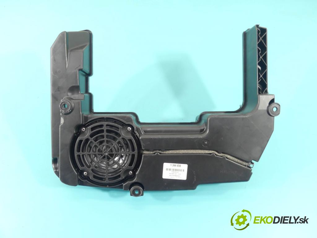 Audi A5 8T 2007-2016 3.0 V6 TDI 239KM automatic 176 kW 2967 cm3 5- Subwoofer: 8K9035382B (Audio zariadenia)