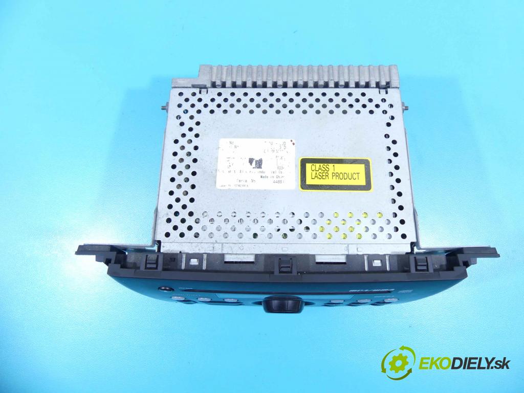 Suzuki Grand Vitara II 2005-2014 1.9 DDiS 129 HP manual 95 kW 1870 cm3 5- Radio originál