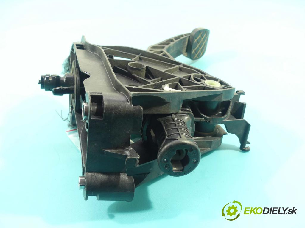 Skoda Octavia III 2013- 1.4 tsi 140 HP manual 103 kW 1395 cm3 5- pedále 5Q1721059EQ (Pedále)