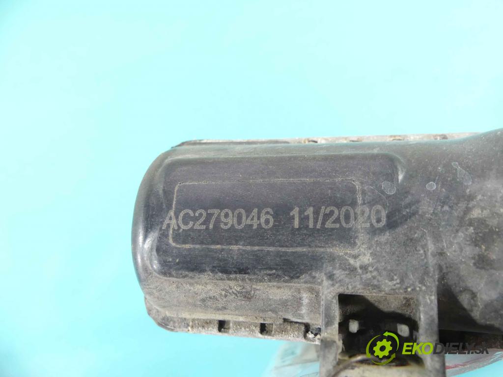 Honda Civic VI 1995-2001 1.4 16V 90 HP manual 66 kW 1396 cm3 5- chladič voda:  (Chladiče vody)