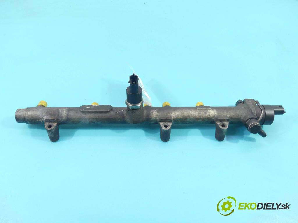 Hyundai Trajet 2.0 crdi 114 HP manual 84 kW 1991 cm3 5- lišta vstrekovacia 0445214026 (Vstrekovacie lišty)