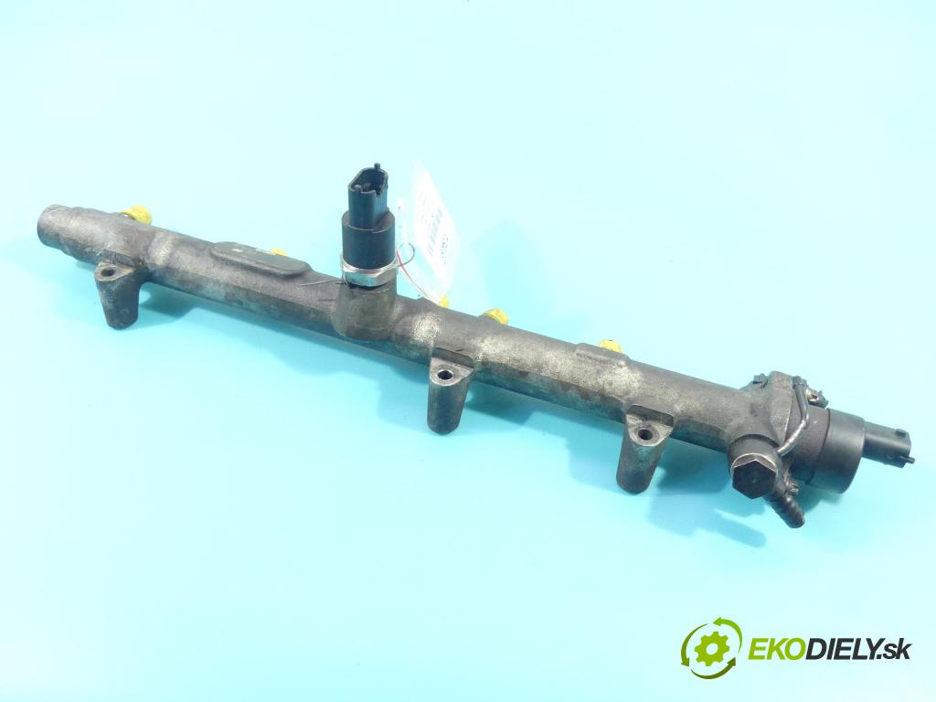 Hyundai Trajet 2.0 crdi 114 HP manual 84 kW 1991 cm3 5- lišta vstrekovacia 0445214026 (Vstrekovacie lišty)