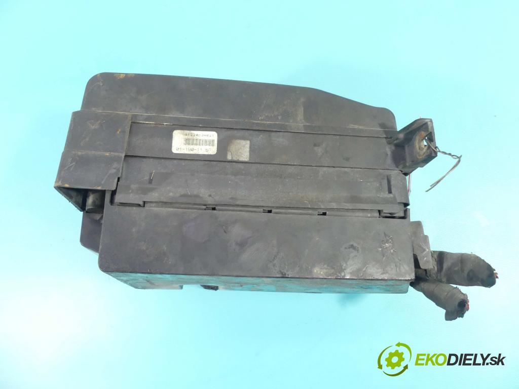 Hyundai Trajet 2.0 crdi 114 hp manual 84 kW 1991 cm3 5- skříňka pojistková 91220-3A021 (Pojistkové skříňky)