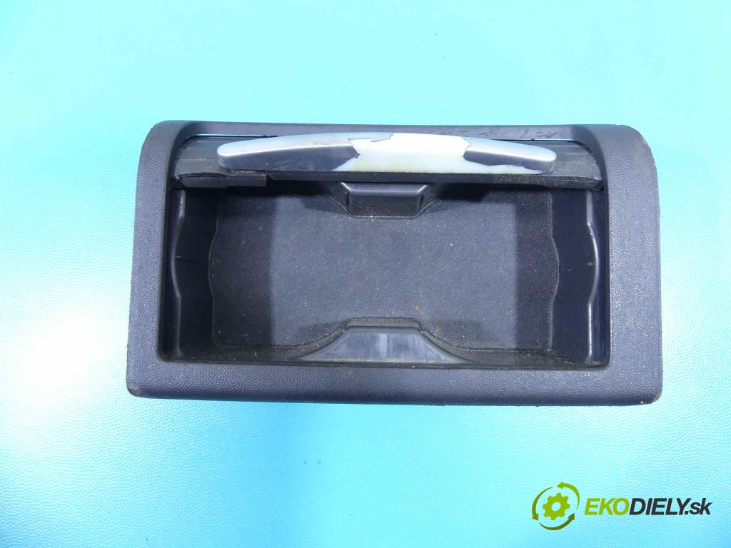 Opel Vectra C 2002-2008 2.2 16V 147 HP manual 108 kW 2198 cm3 5- Rukojeť: na nápoje: 24423418 (Úchyty, držiaky na nápoje)