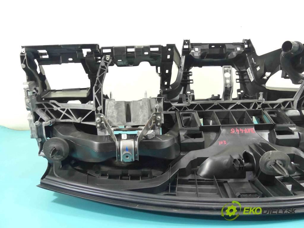 Peugeot 508 2010-2018 1.6 hdi 114 HP manual 84 kW 1560 cm3 4- kokpit,pristrojová doska rozdeľovacia 9688550677