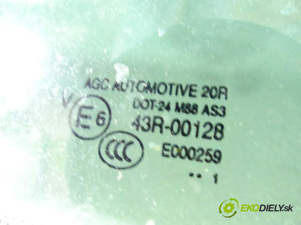 Audi A5 8T 2007-2016 3.0 V6 TDI 239KM automatic 176 kW 2967 cm3 5- Střešní okno:  (Okna karoserie)