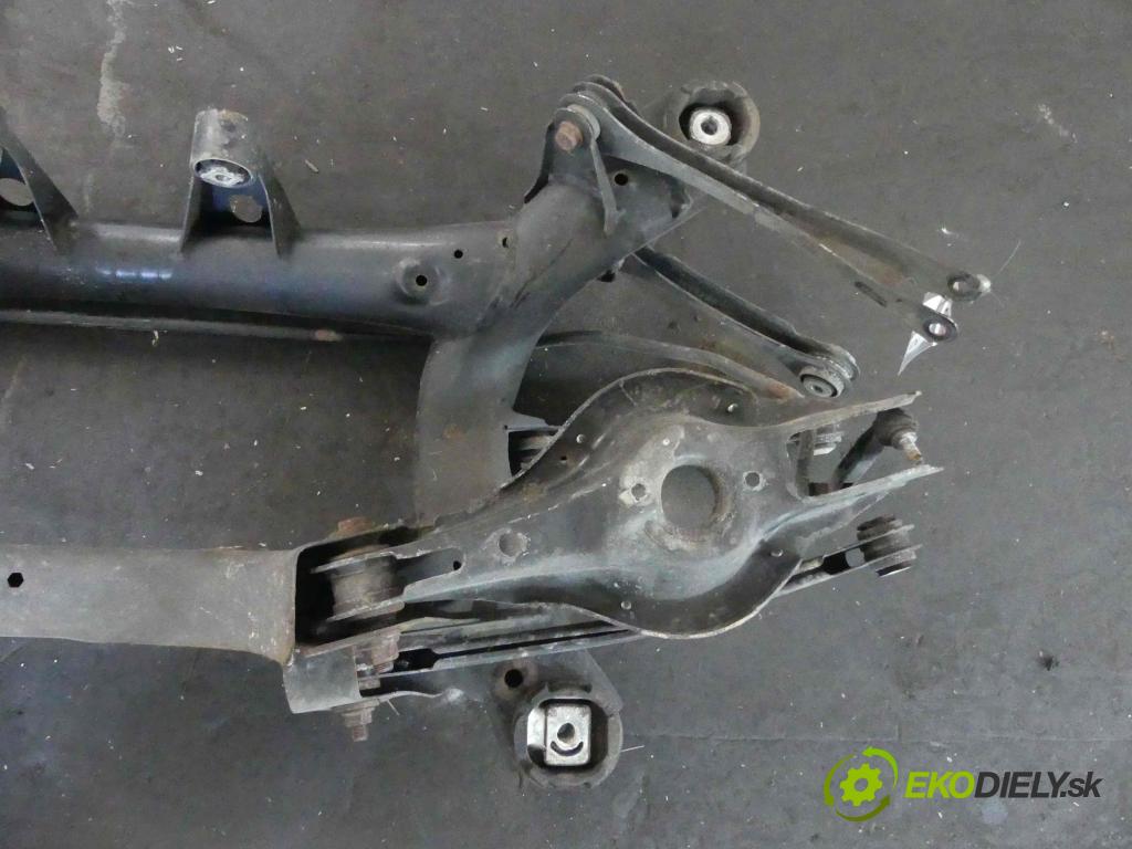 Bmw 1 F20 2011-2019 2.0d 116 hp manual 85 kW 1995 cm3 5- zadní výztuha  (Výztuhy zadní)