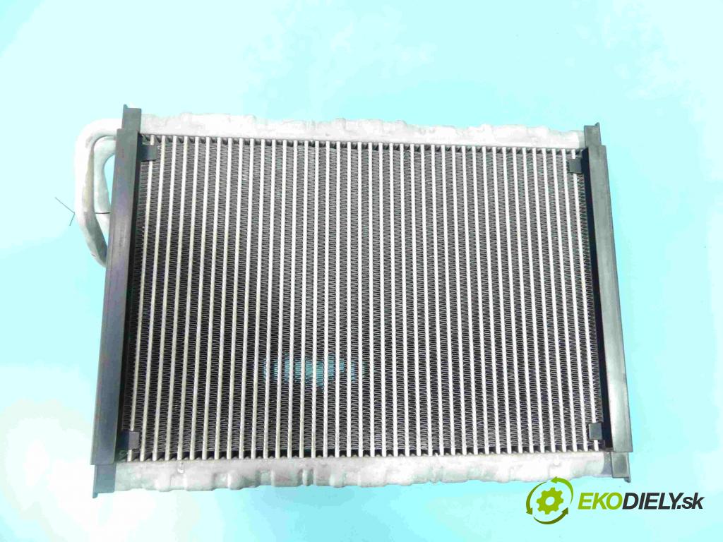 Audi A5 8T 2007-2016 3.0 V6 TDI 239KM automatic 176 kW 2967 cm3 5- radiátor 1392009 (Radiátory topení)