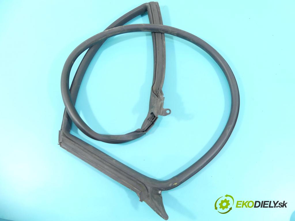 Audi A5 8T 2007-2016 3.0 V6 TDI 239KM automatic 176 kW 2967 cm3 5- Těsnění: dveře zadní pravé G112432 (Ostatní)