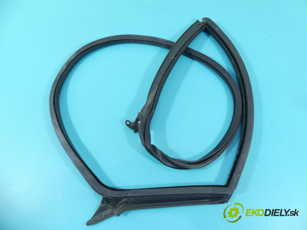 Audi A5 8T 2007-2016 3.0 V6 TDI 239KM automatic 176 kW 2967 cm3 5- Těsnění: dveře zadní pravé G112432 (Ostatní)