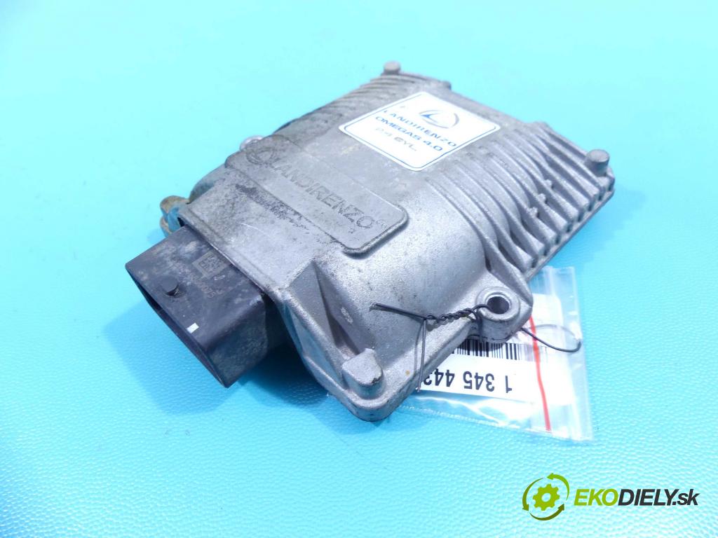 Toyota Auris II 2012-2018 1.6 16V 132  HP manual 97 kW 1598 cm3 5- modul riadiaca jednotka 616000294 (Ostatné)