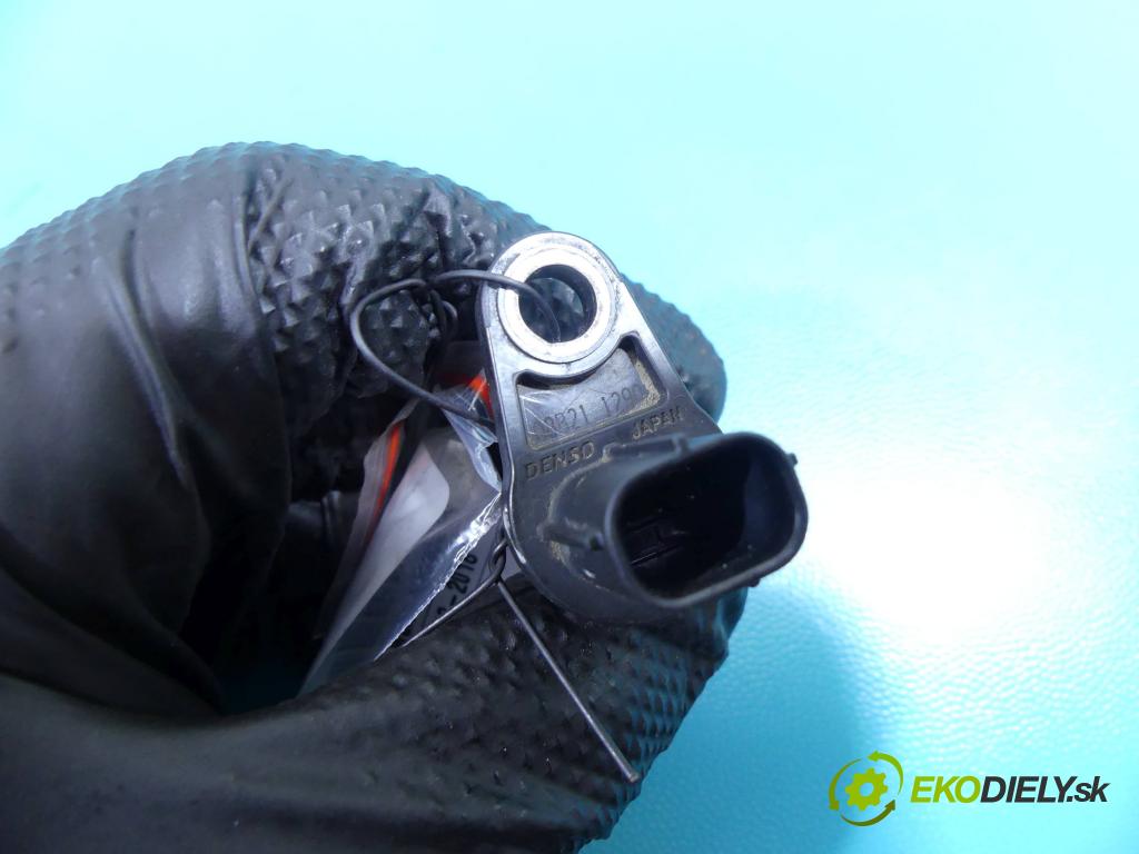 Toyota Auris II 2012-2018 1.6 16V 132 hp manual 97 kW 1598 cm3 5- snímač pozice: hřídele vačkový 08B211290 (Snímače polohy kliky, vačky)