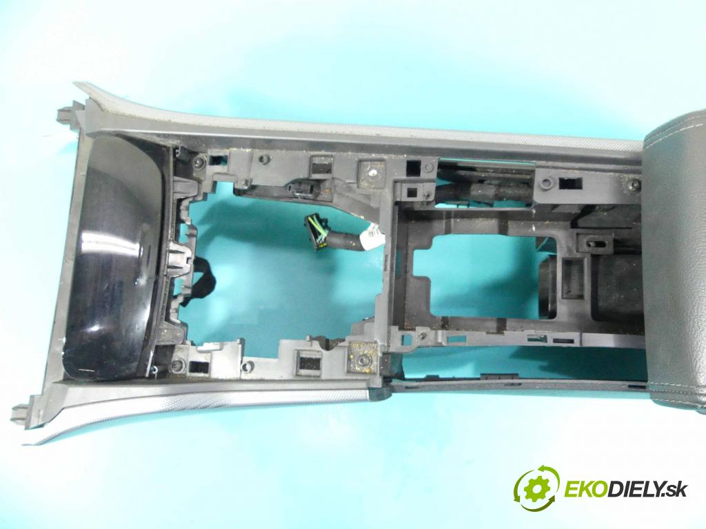 Peugeot 508 2010-2018 1.6 hdi 114 HP manual 84 kW 1560 cm3 4- operadlo  (Lakťové opierky)