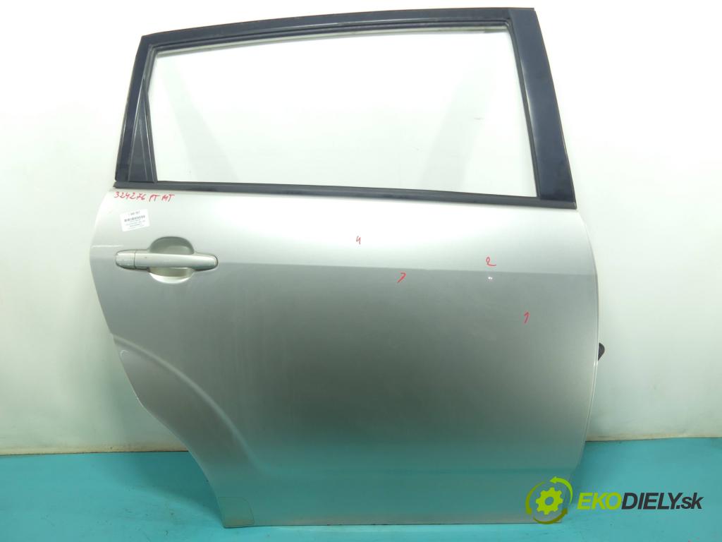 Toyota Corolla Verso II 2004-2009 2.0 D4D 116 hp manual 85 kW 1995 cm3 5- dveře zadní pravé  (Ostatné)