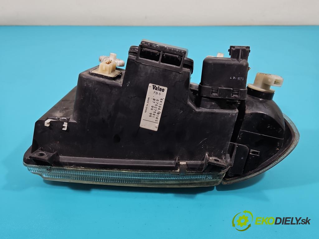 Seat Ibiza II 6K 1993-2002 1.4 60 HP manual 44 kW 1399 cm3 3- Reflektor: pravý  (Pravé)