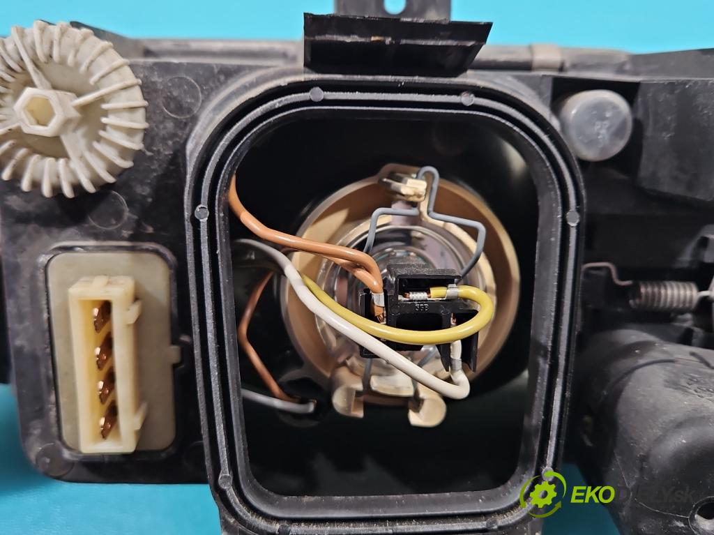 Seat Ibiza II 6K 1993-2002 1.4 60 HP manual 44 kW 1399 cm3 3- Reflektor: pravý  (Pravé)