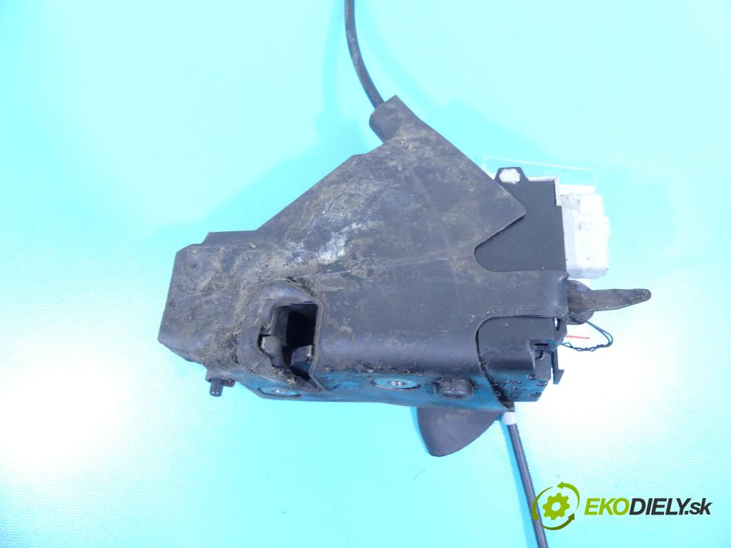 Citroen C4 I 2004-2011 1.6 hdi 90 hp manual 66 kW 1560 cm3 5- zámek zadní levý