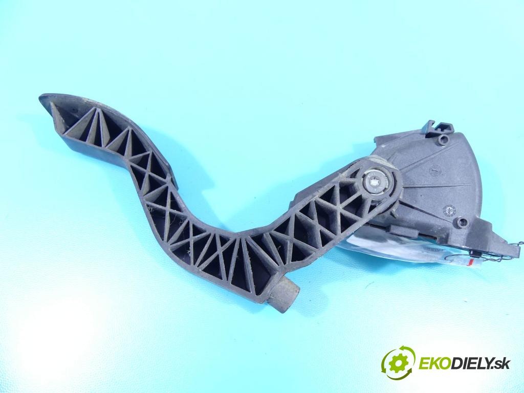 Vw Passat B5 1995-2005 2.5 tdi 150 HP manual 110 kW 2496 cm3 5- pedále 8D1721523F (Pedále)