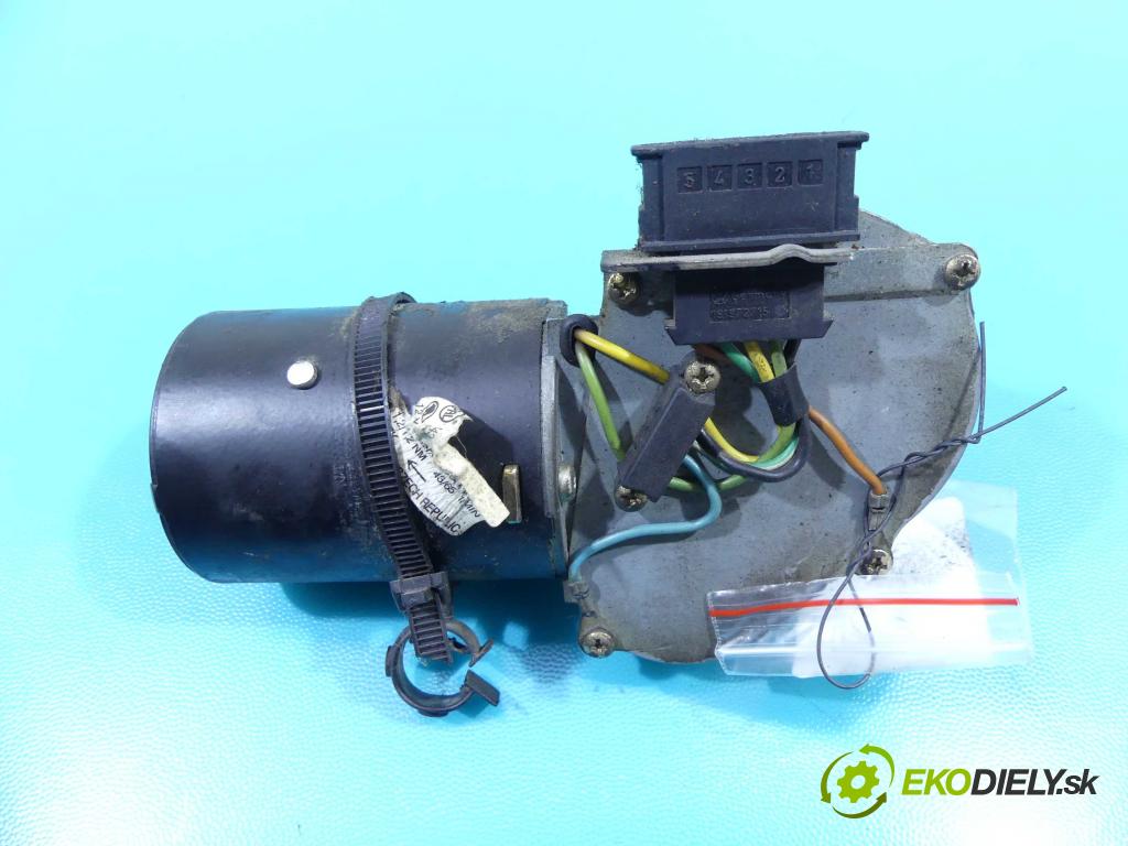 Skoda Felicia 1.6 75 HP manual 55 kW 1598 cm3 5- motor stieračov predné 6U09551132