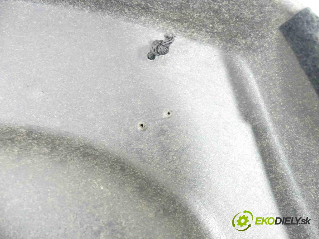 Toyota Yaris I 1999-2005 1.0 vvti 68 HP manual 50 kW 998 cm3 5- zadná  (Pláta zadné)