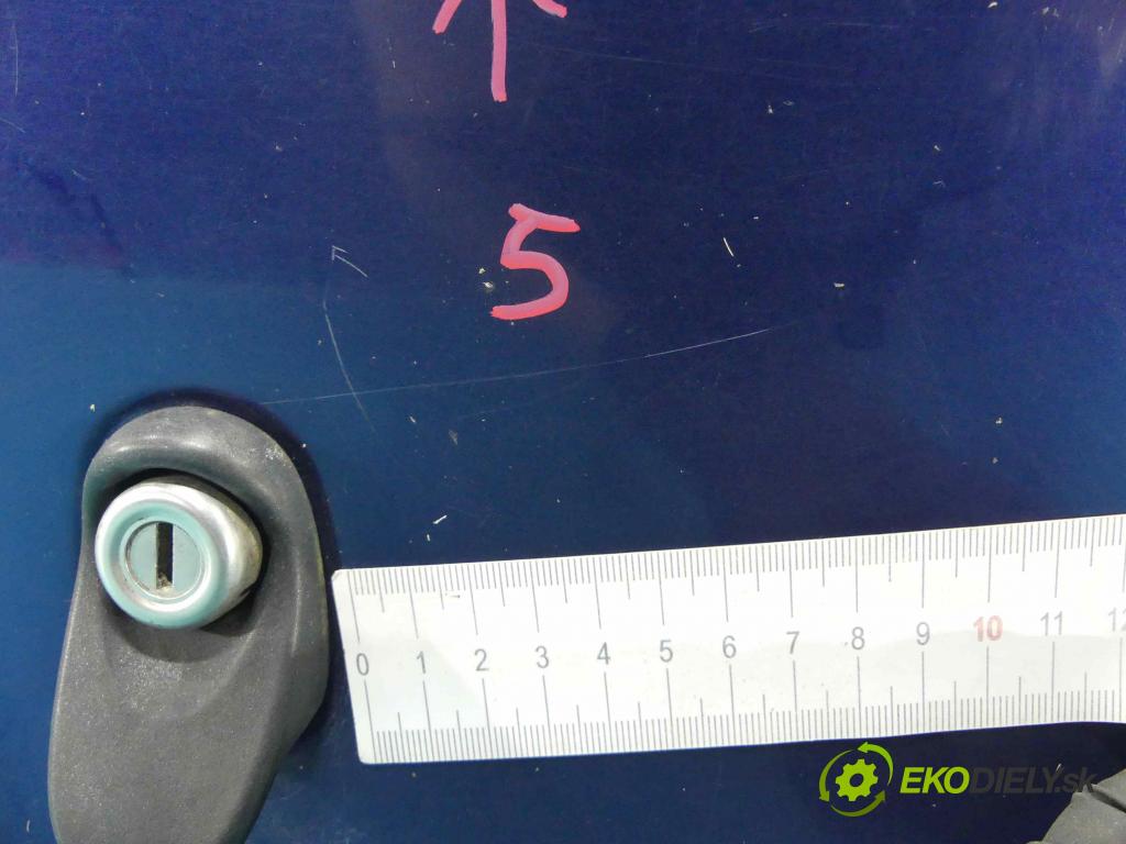 Toyota Yaris I 1999-2005 1.0 vvti 68 hp manual 50 kW 998 cm3 5- zadní kufrové dveře  (Zadní kapoty)