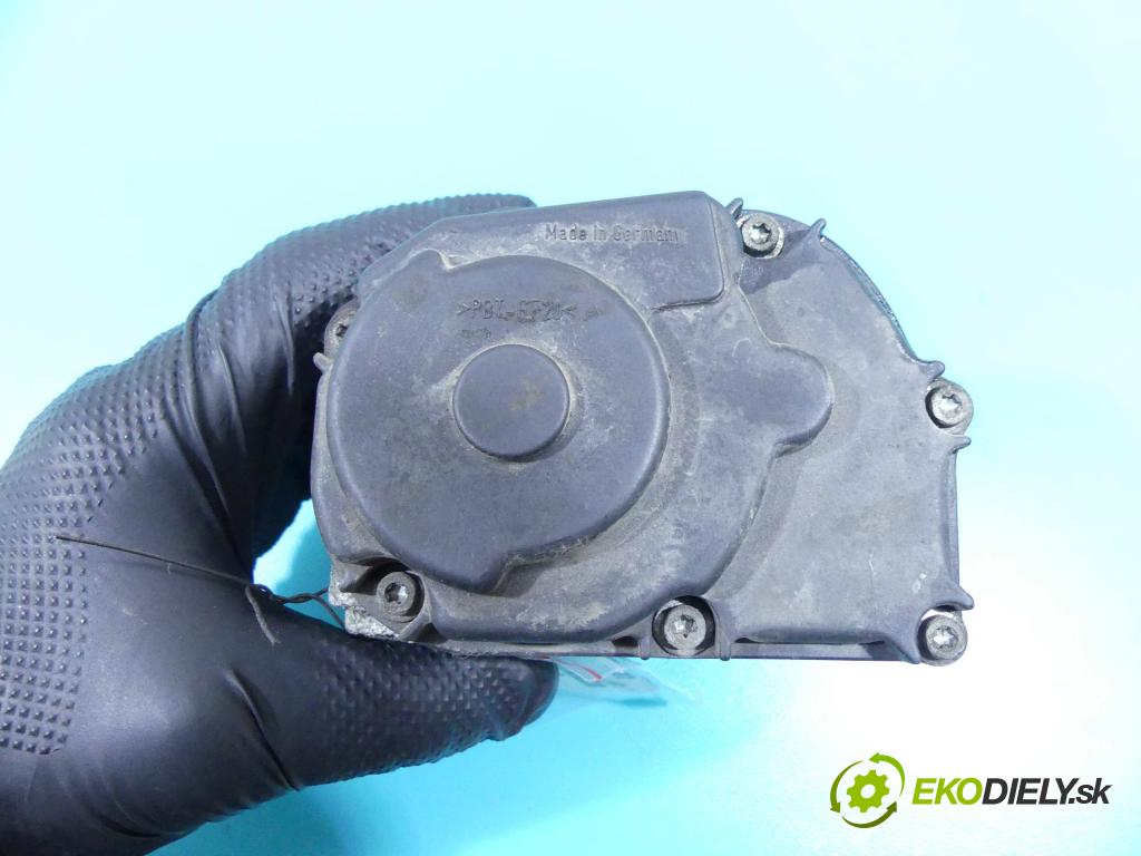 Seat Ibiza II 6K 1993-2002 1.4 60 HP manual 44 kW 1390 cm3 5- klapka 030133064D (Škrtiace klapky)