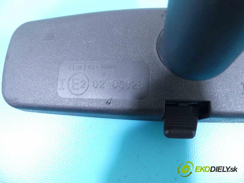 Citroen C3 II 2009-2016 1.4 hdi 68 hp manual 50 kW 1398 cm3 5- zpětné zrcátko vnitřní  (Světla vnitřní)