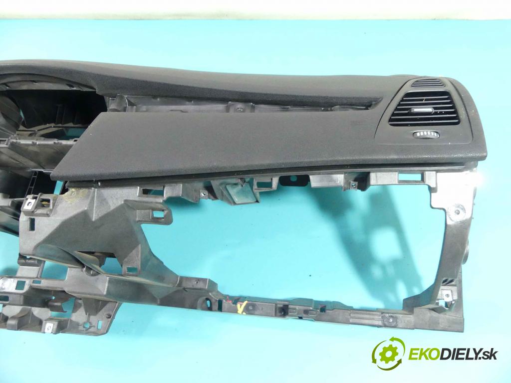 Renault Laguna III 2007-2015 2.0 16V 140 HP manual 103 kW 1997 cm3 5- kokpit,pristrojová doska rozdeľovacia