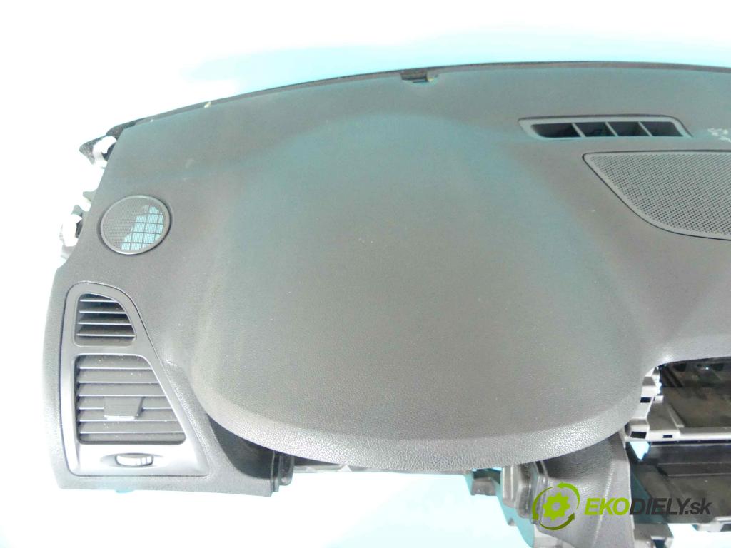 Renault Laguna III 2007-2015 2.0 16V 140 HP manual 103 kW 1997 cm3 5- kokpit,pristrojová doska rozdeľovacia