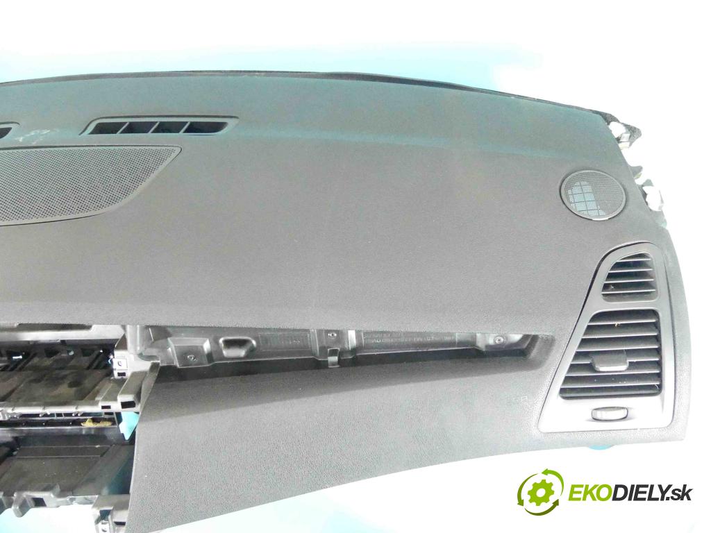 Renault Laguna III 2007-2015 2.0 16V 140 HP manual 103 kW 1997 cm3 5- kokpit,pristrojová doska rozdeľovacia