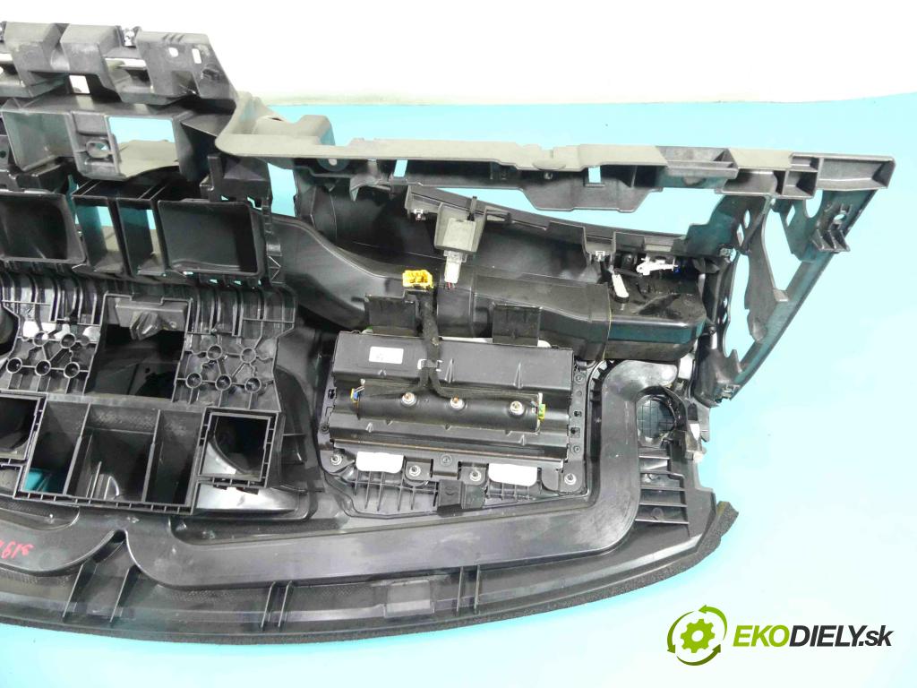Renault Laguna III 2007-2015 2.0 16V 140 HP manual 103 kW 1997 cm3 5- kokpit,pristrojová doska rozdeľovacia