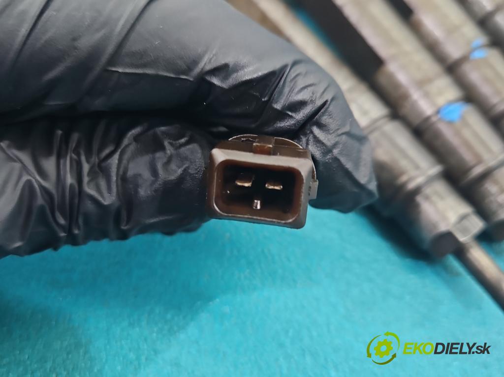 Audi A3 8L 1996-2003 1.9 tdi 90 HP manual 66 kW 1896 cm3 3- vstrek 028130202Q (Vstrekovač paliva)