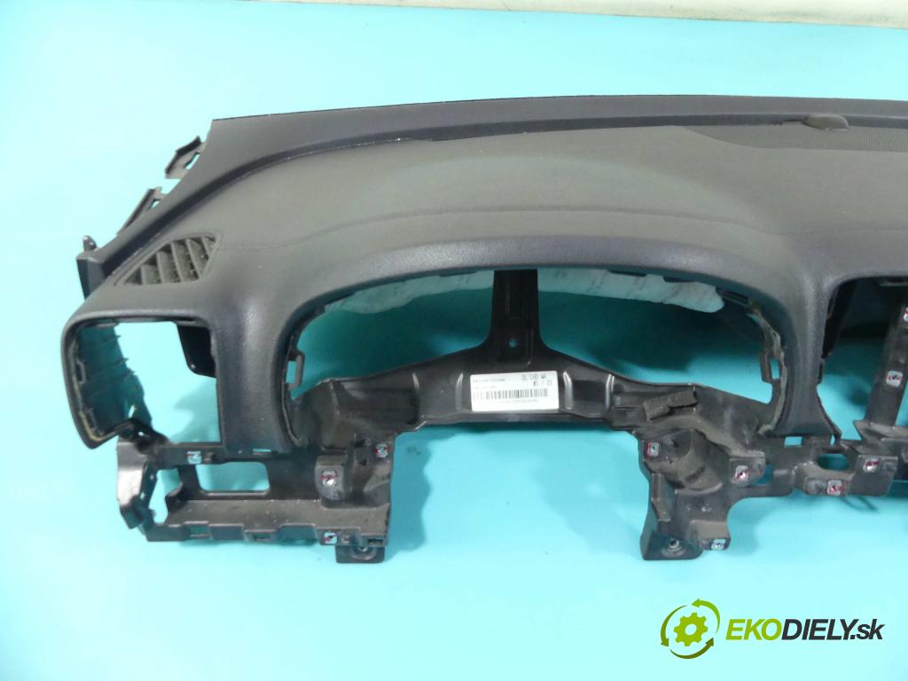 Kia Sportage IV 2015-2021 1.7 crdi 116 HP manual 85 kW 1685 cm3 5- kokpit,pristrojová doska rozdeľovacia