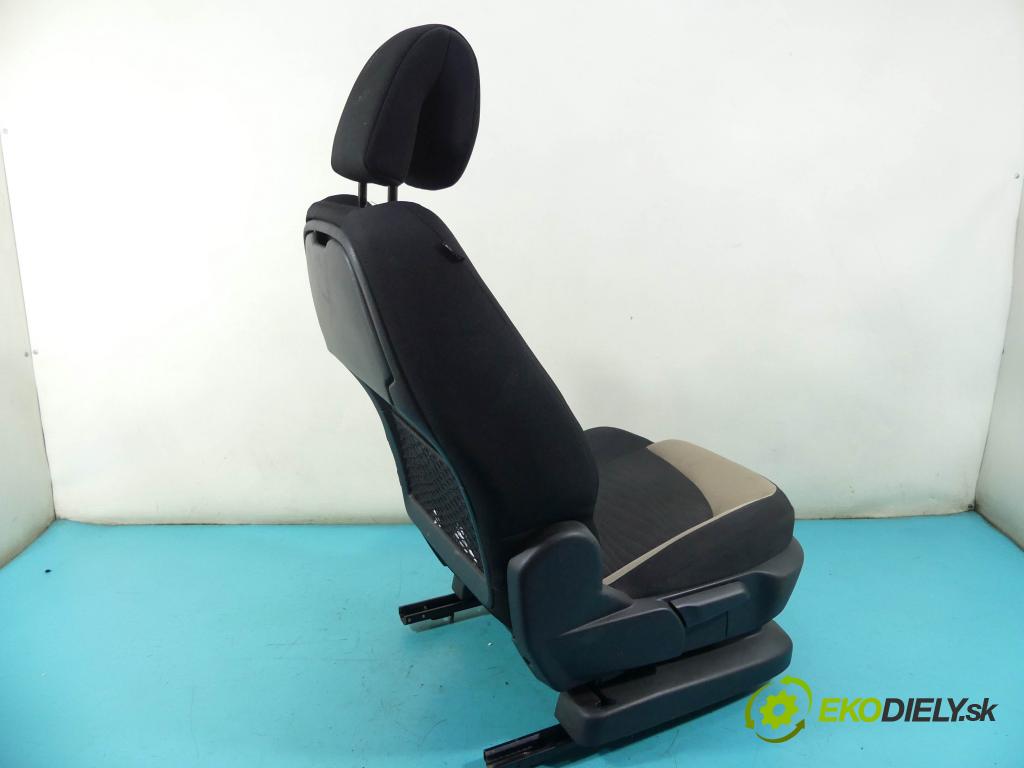 Citroen C4 Grand Picasso II 2013-2022 1.6 hdi 116 HP manual 85 kW 1560 cm3 5- Sedačka pravý  (Sedačky, sedadlá)