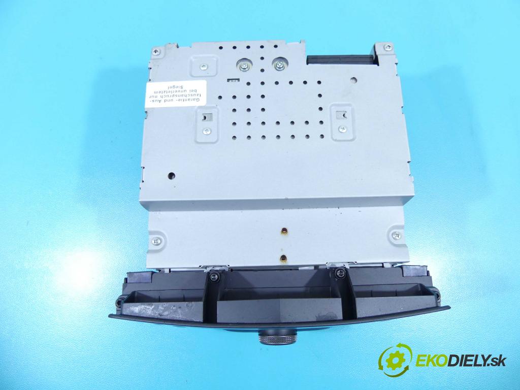 Mercedes C W204 2007-2014 2,2.0 CDI 170 HP automatic 125 kW 2148 cm3 4- Radio originál A2048700196