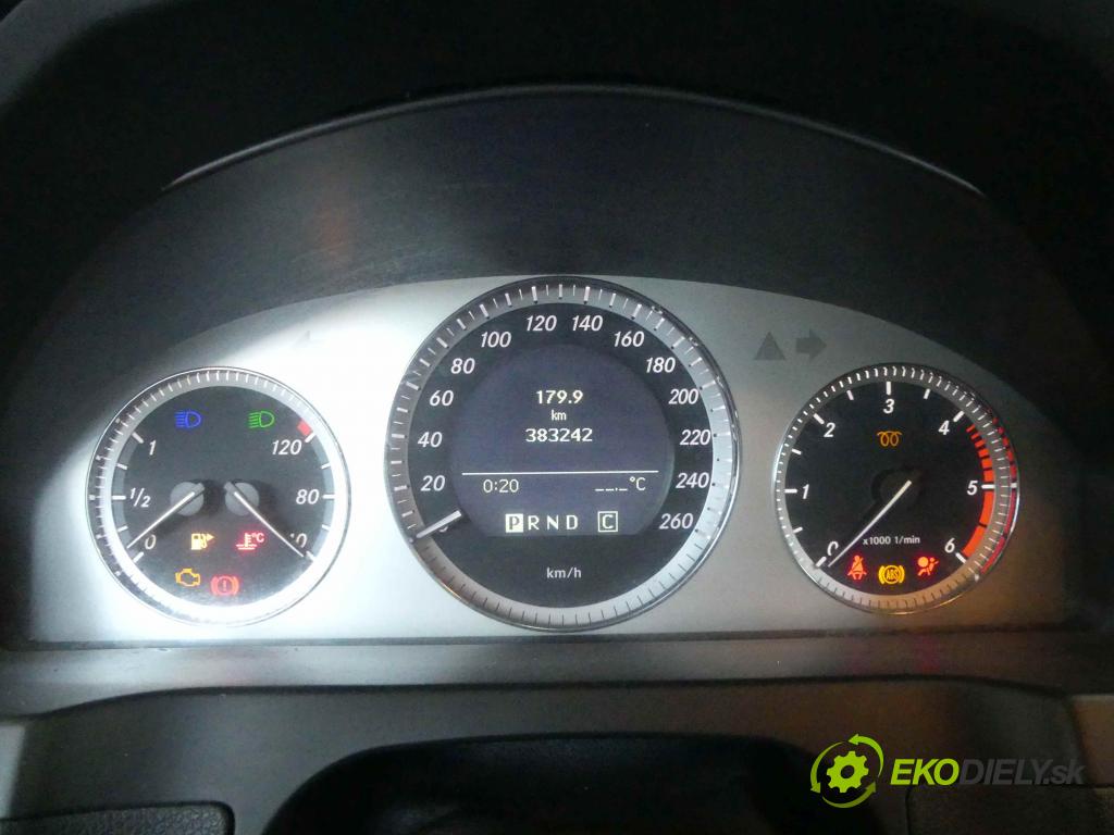 Mercedes C W204 2007-2014 2,2.0 CDI 170 HP automatic 125 kW 2148 cm3 4- prístrojovka/ budíky A2044400311 (Prístrojové dosky, displeje)