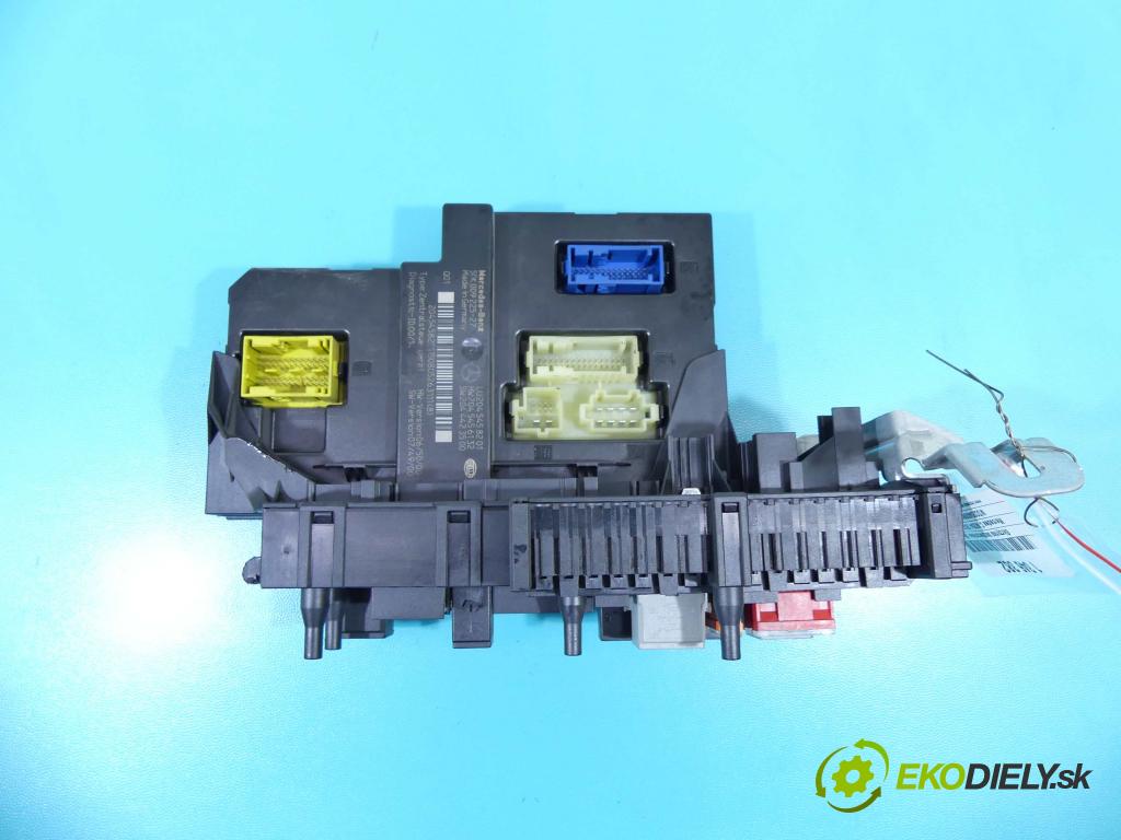 Mercedes C W204 2007-2014 2,2.0 CDI 170 hp automatic 125 kW 2148 cm3 4- skříňka pojistková 2045458201 (Pojistkové skříňky)