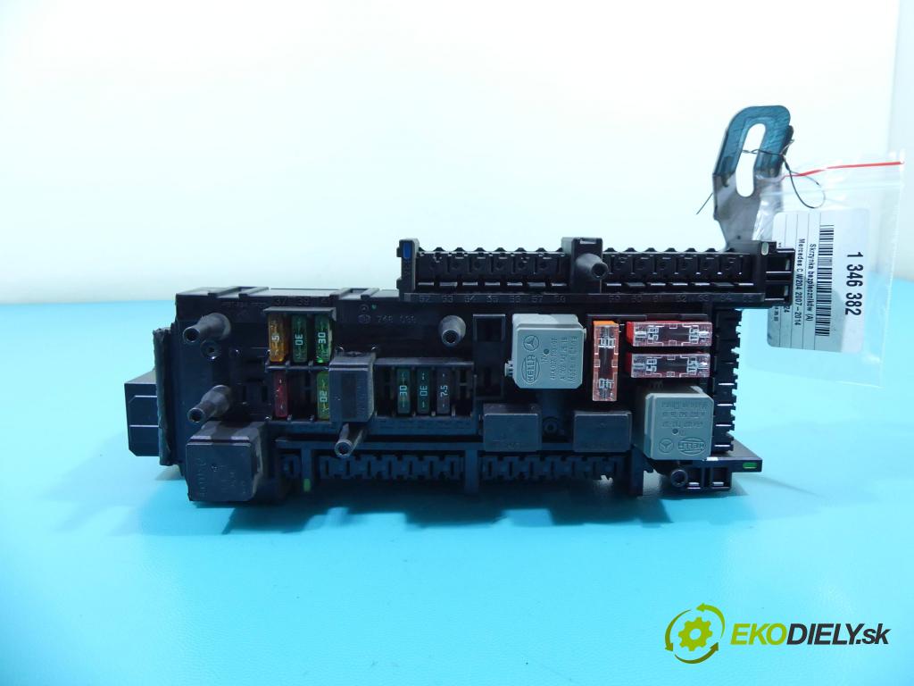 Mercedes C W204 2007-2014 2,2.0 CDI 170 hp automatic 125 kW 2148 cm3 4- skříňka pojistková 2045458201 (Pojistkové skříňky)