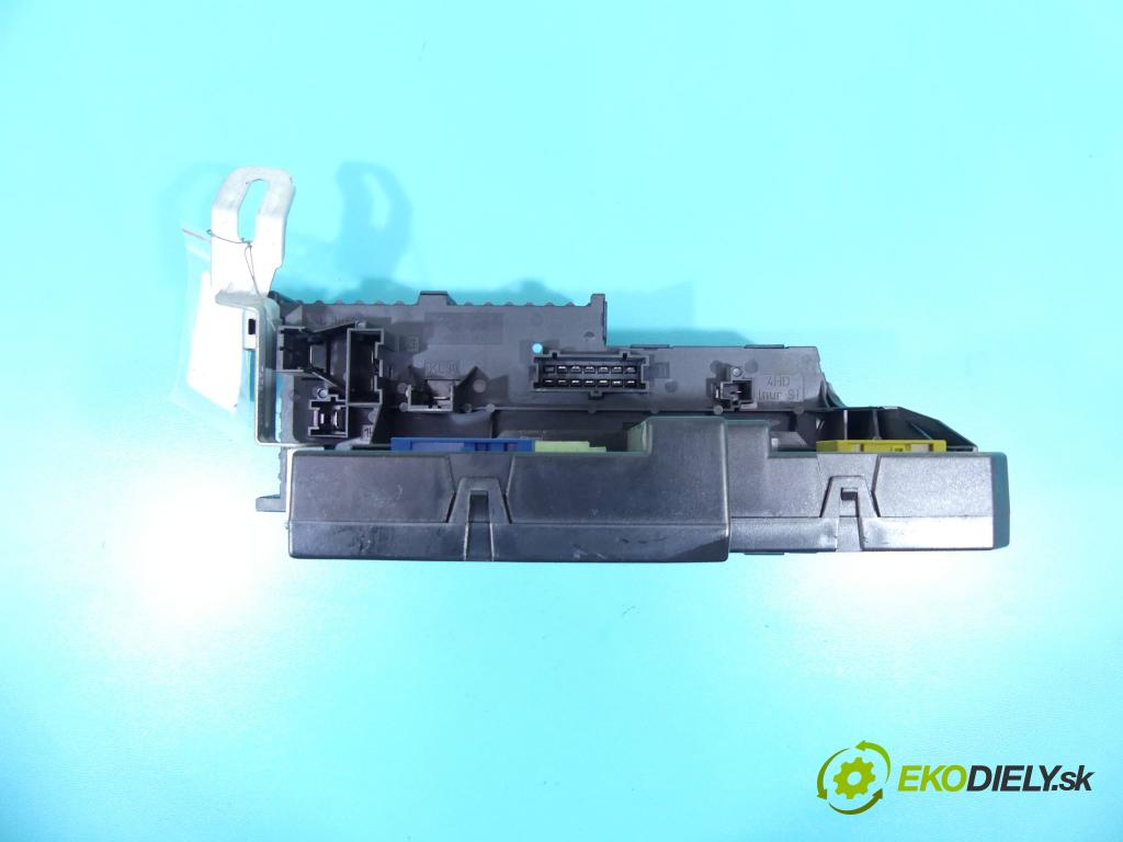 Mercedes C W204 2007-2014 2,2.0 CDI 170 hp automatic 125 kW 2148 cm3 4- skříňka pojistková 2045458201 (Pojistkové skříňky)