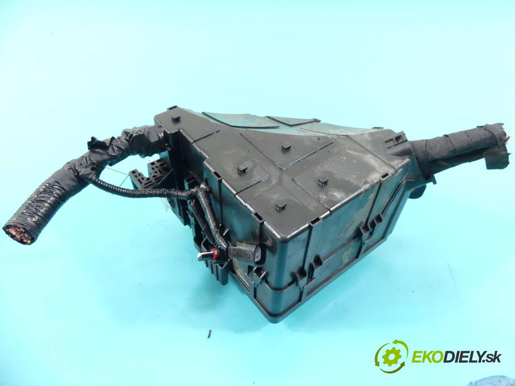 Kia Sportage IV 2015-2021 1.7 crdi 116 hp manual 85 kW 1685 cm3 5- skříňka pojistková 91950-D9BA0 (Pojistkové skříňky)