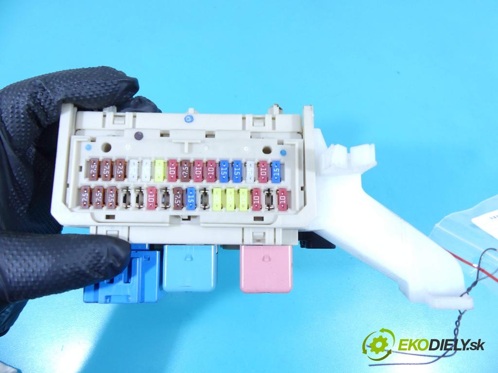 Toyota Verso 2009-2018 1.6 16V 132  HP manual 97 kW 1598 cm3 5- modul riadiaca jednotka 82730-0F870 (Ostatné)