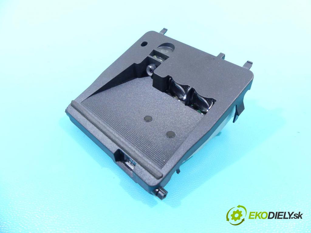 Toyota Verso 2009-2018 1.6 16V 132 hp manual 97 kW 1598 cm3 5- Kamera přední 88181-0F020