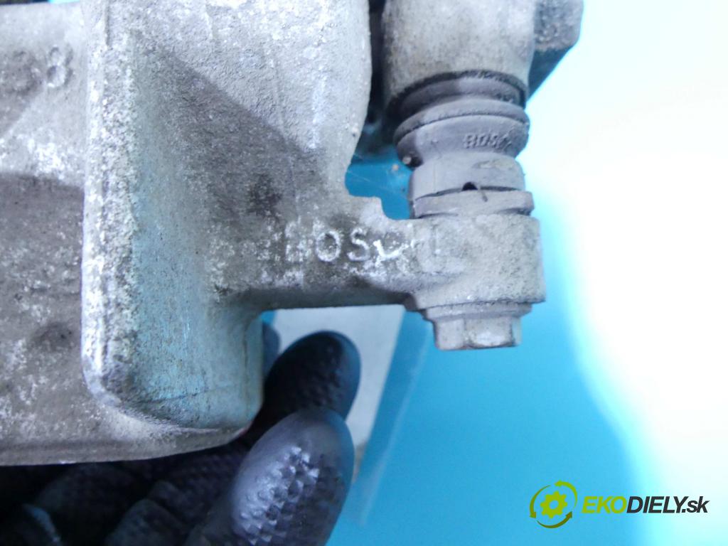 Toyota Verso 2009-2018 1.6 16V 132 HP manual 97 kW 1598 cm3 5- brzdič zadné pravý (Ostatné)