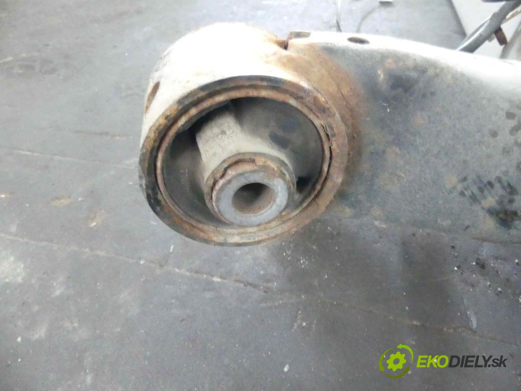 Toyota Verso 2009-2018 1.6 16V 132 hp manual 97 kW 1598 cm3 5- zadní výztuha  (Výztuhy zadní)