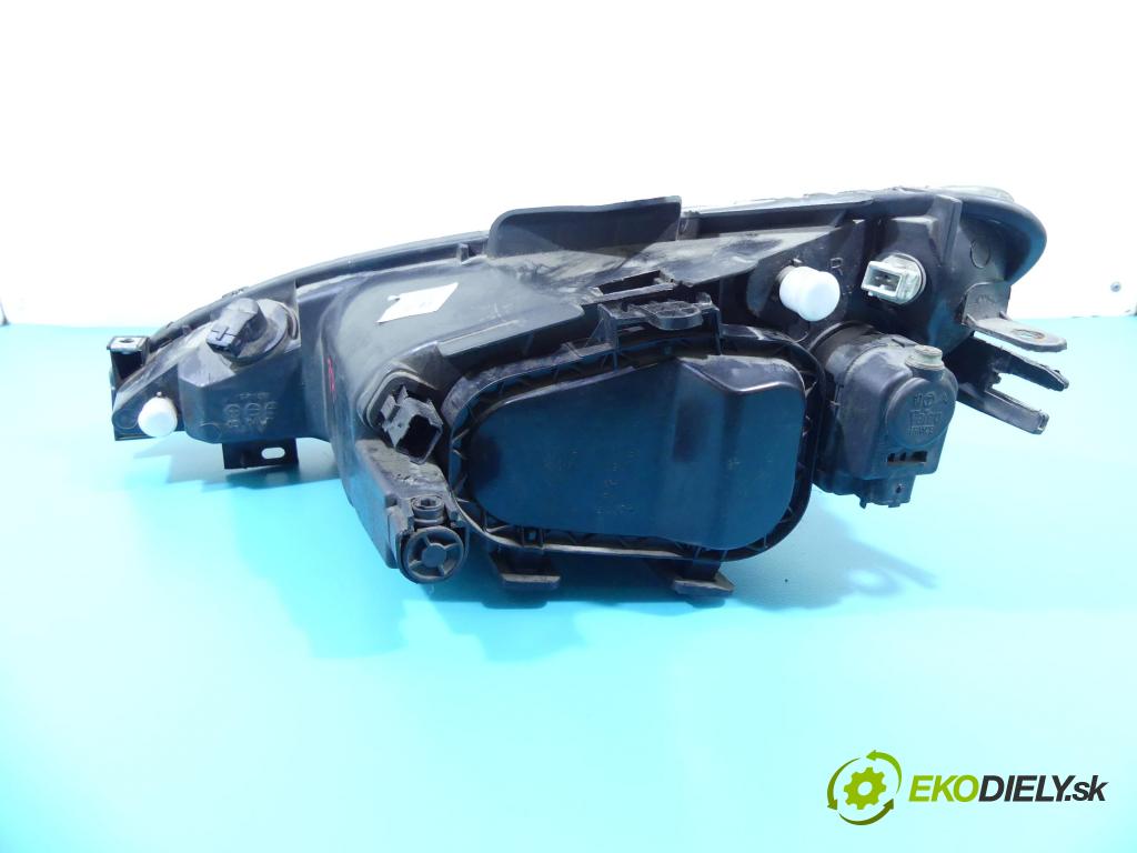 Peugeot 206 1.1 60 HP manual 44 kW 1124 cm3 3- Reflektor: pravý  (Pravé)