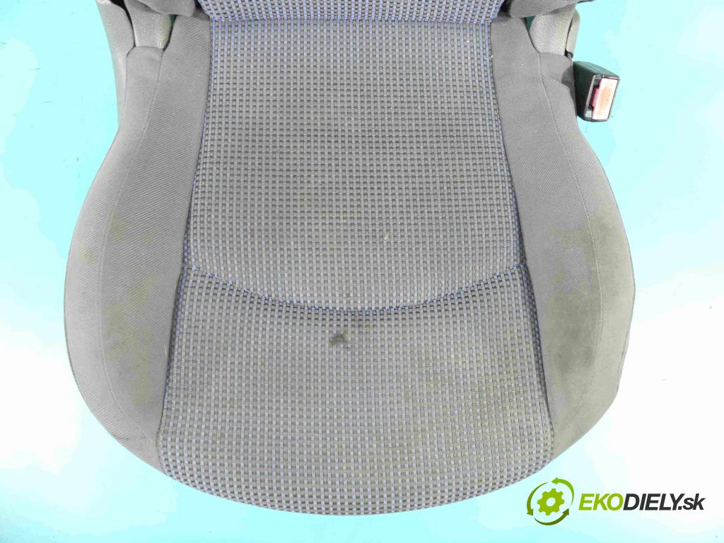 Peugeot 206 1.1 60 hp manual 44 kW 1124 cm3 3- Sedadlo pravý  (Sedačky, sedadla)