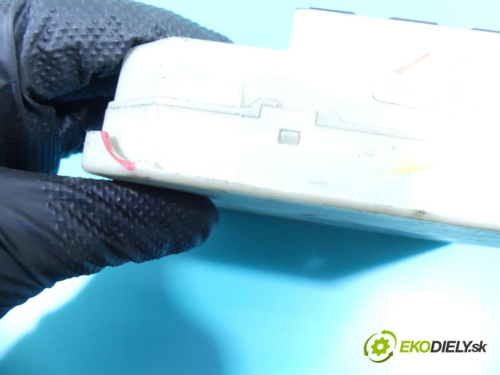 Nissan Micra K12 2003-2010 1.5 dci 65 hp manual 48 kW 1461 cm3 5- skříňka pojistková 284B7AX620 (Pojistkové skříňky)