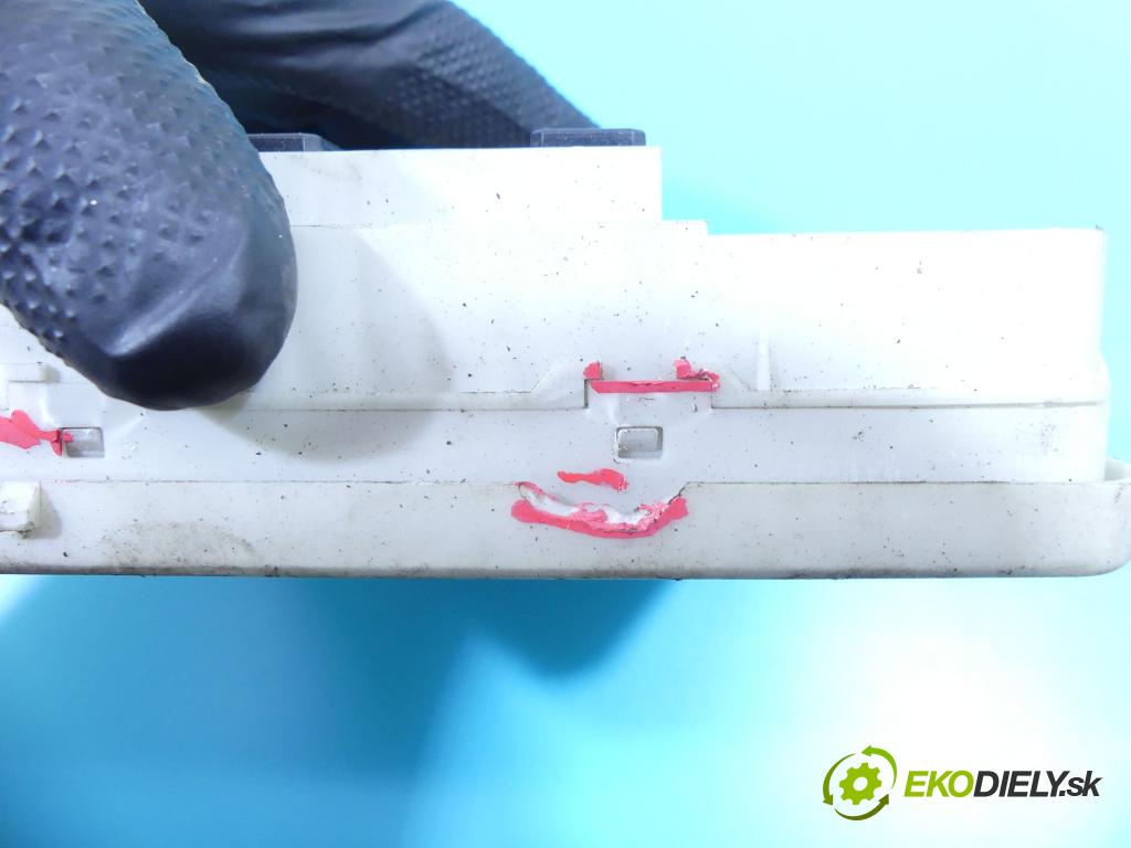 Nissan Micra K12 2003-2010 1.5 dci 65 hp manual 48 kW 1461 cm3 5- skříňka pojistková 284B7AX620 (Pojistkové skříňky)