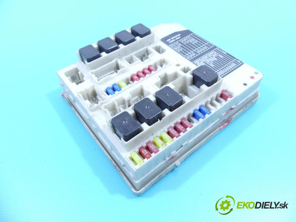 Nissan Micra K12 2003-2010 1.5 dci 65 hp manual 48 kW 1461 cm3 5- skříňka pojistková 284B7AX620 (Pojistkové skříňky)